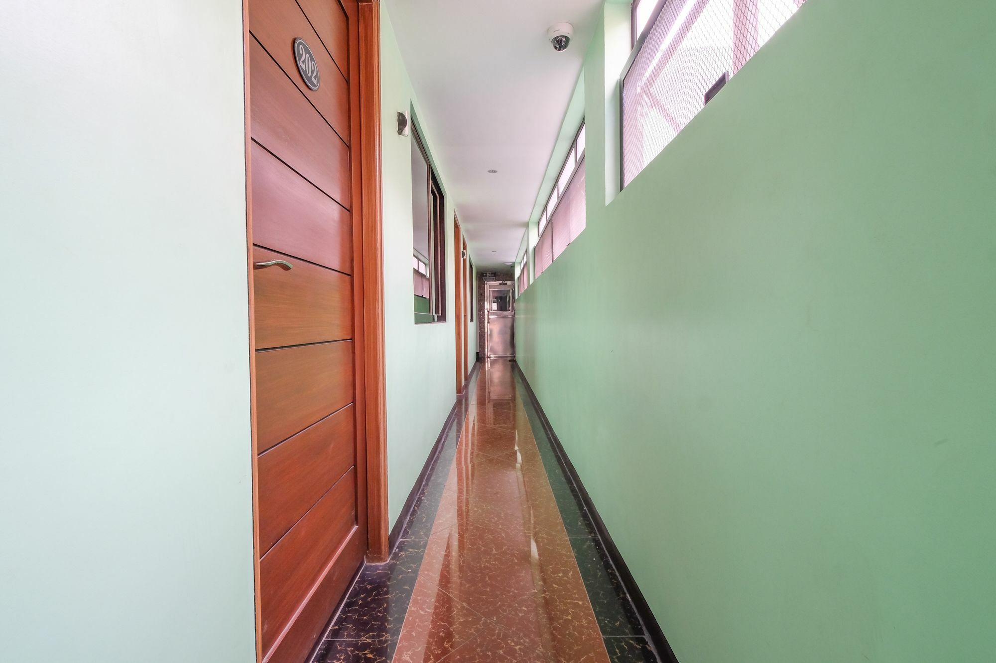 Zen Rooms Time Travellers Makati 마카티 외부 사진