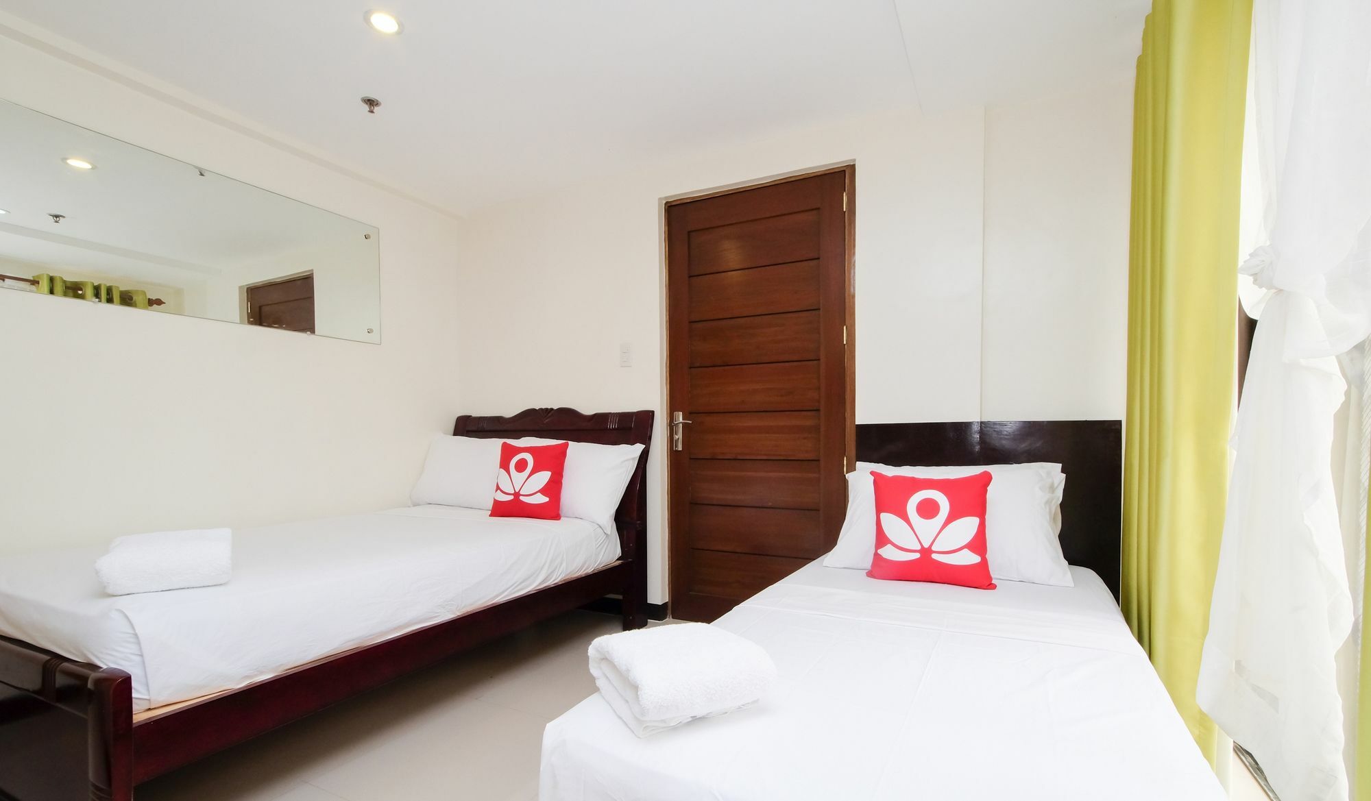 Zen Rooms Time Travellers Makati 마카티 외부 사진