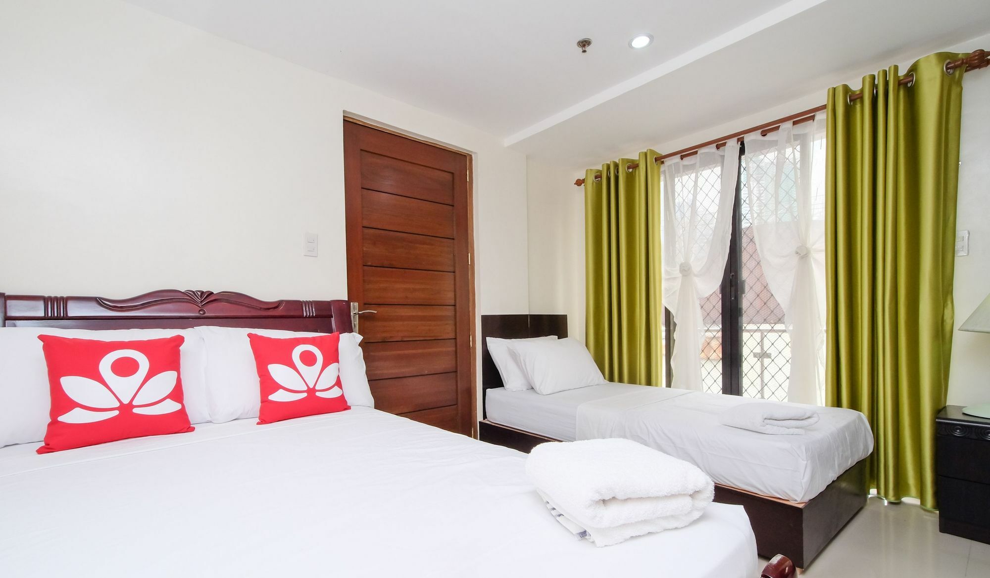 Zen Rooms Time Travellers Makati 마카티 외부 사진