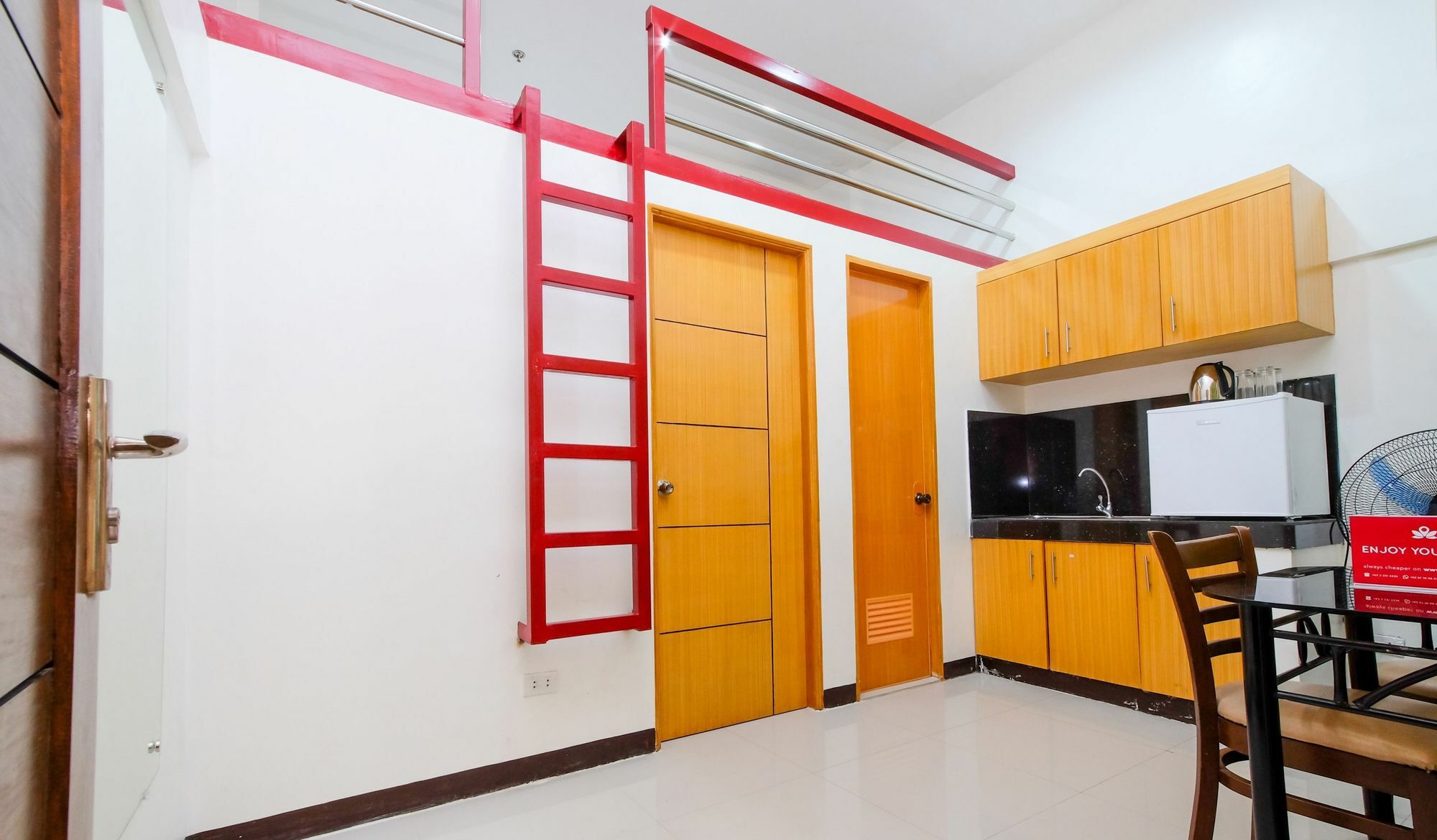 Zen Rooms Time Travellers Makati 마카티 외부 사진